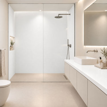 Blank matte Silk interieurfolie als douchewand en badmeubel in badkamer
